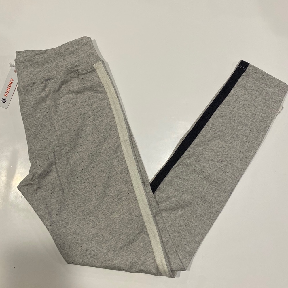 Sundry Trimmed Leggings